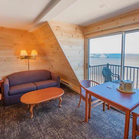 Quality Inn & Suites Mackinaw City Beachfront Luaran gambar