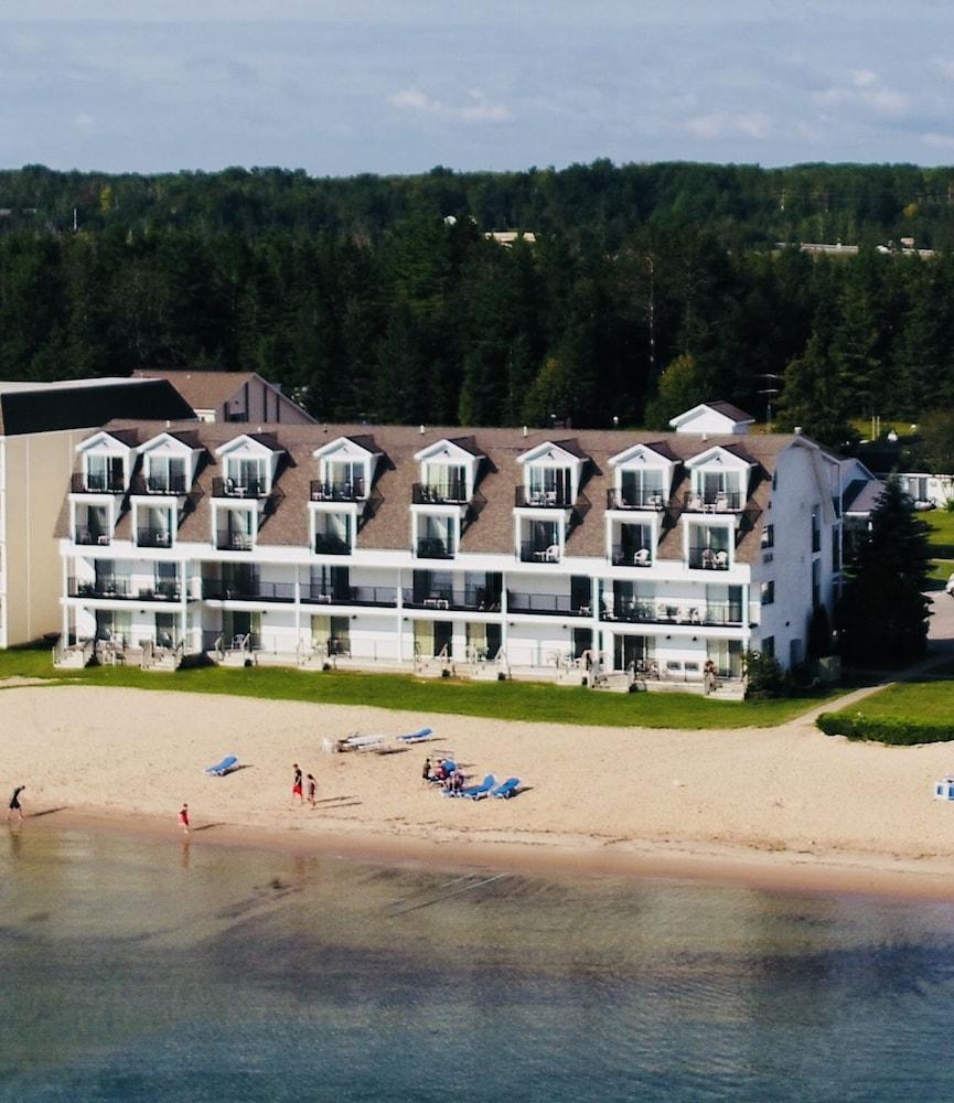 Quality Inn & Suites Mackinaw City Beachfront Luaran gambar