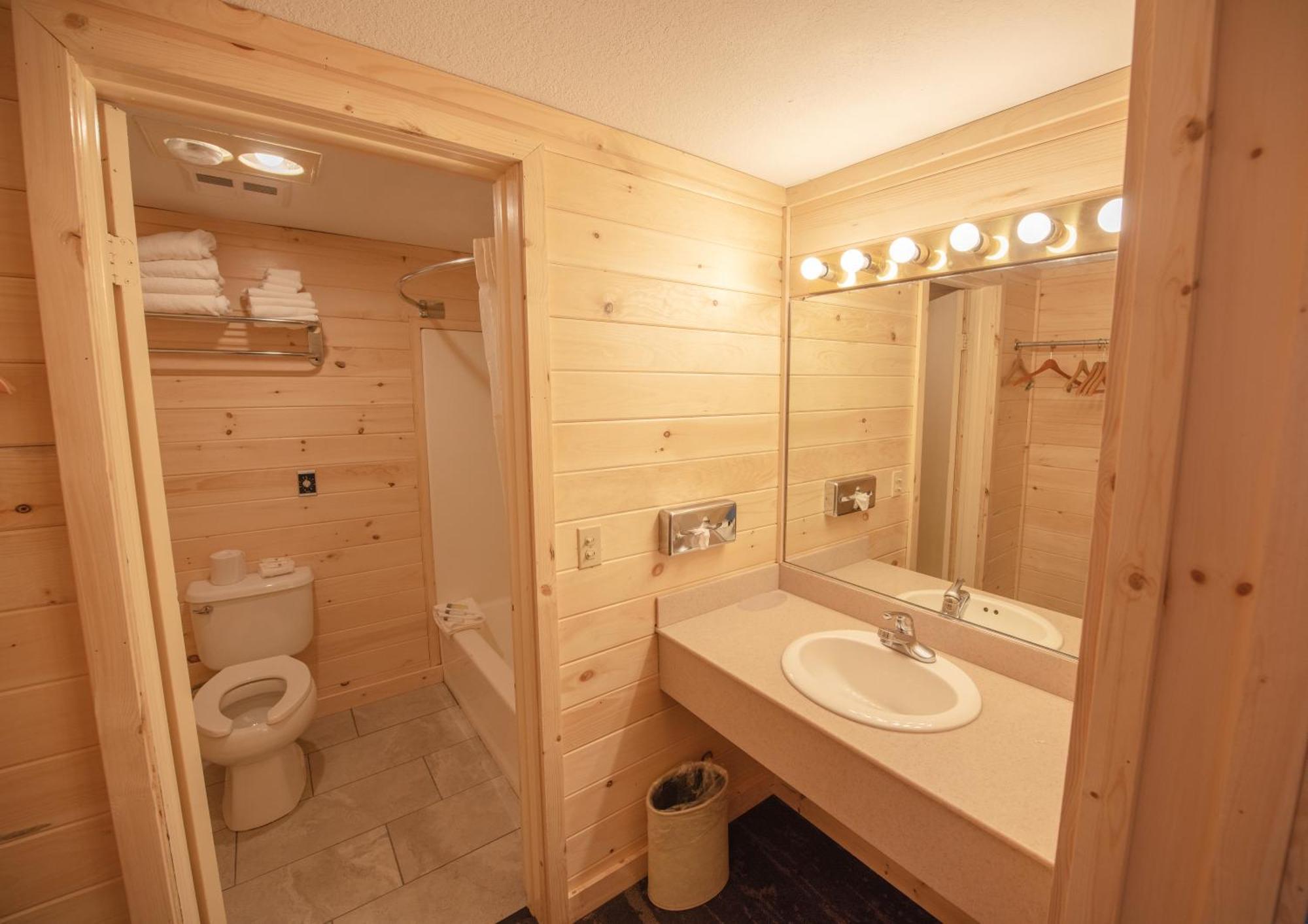 Quality Inn & Suites Mackinaw City Beachfront Luaran gambar
