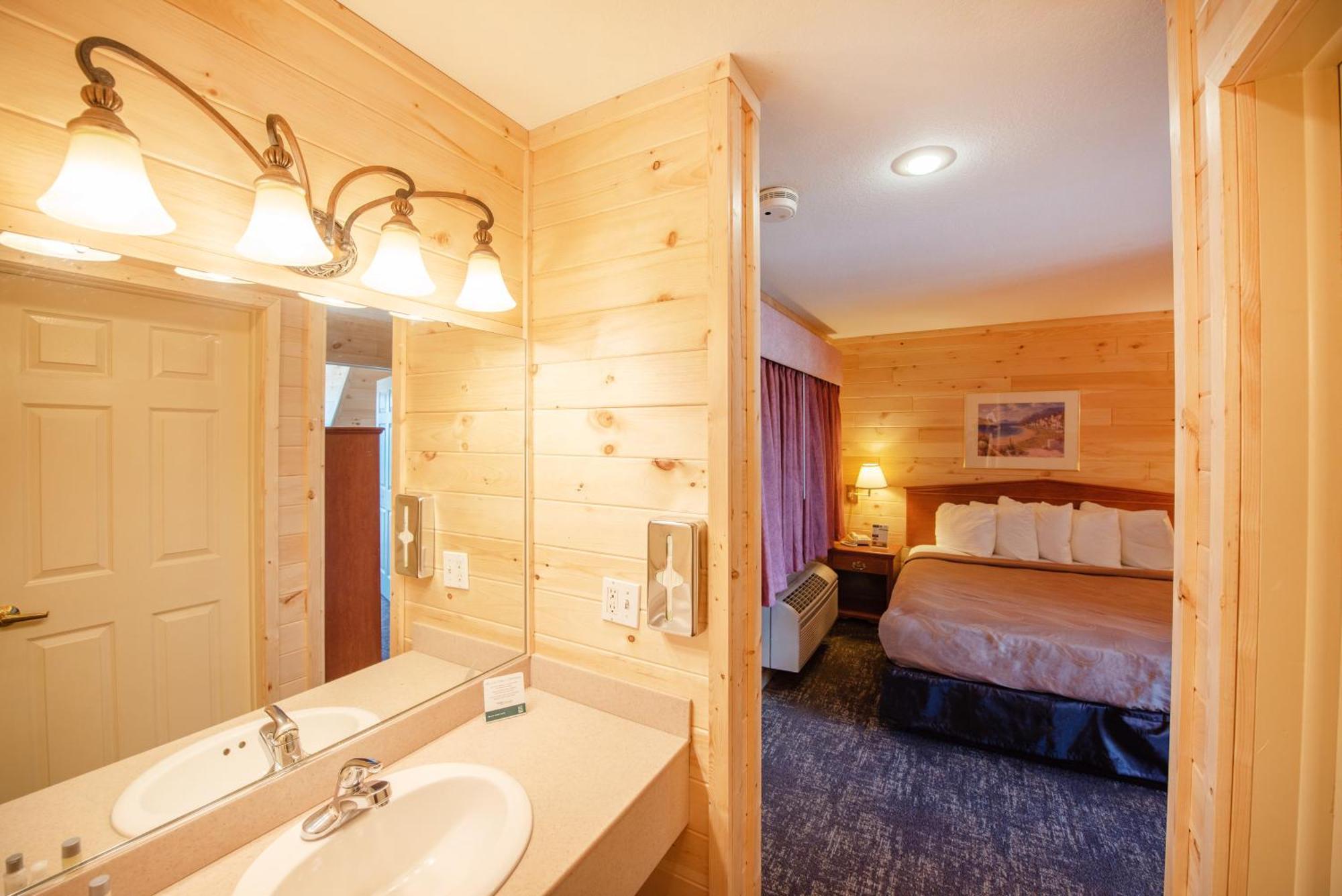 Quality Inn & Suites Mackinaw City Beachfront Luaran gambar