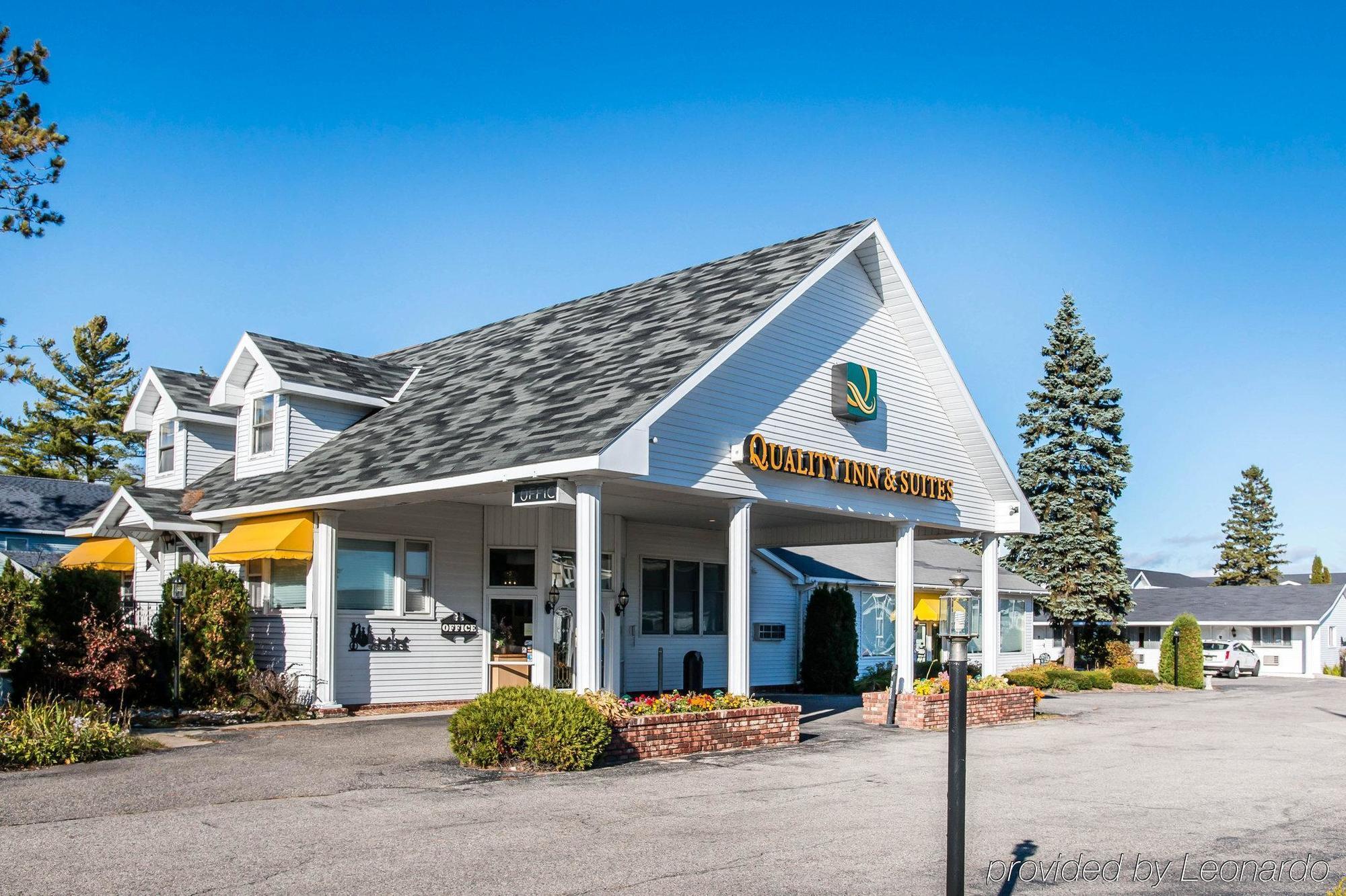 Quality Inn & Suites Mackinaw City Beachfront Luaran gambar