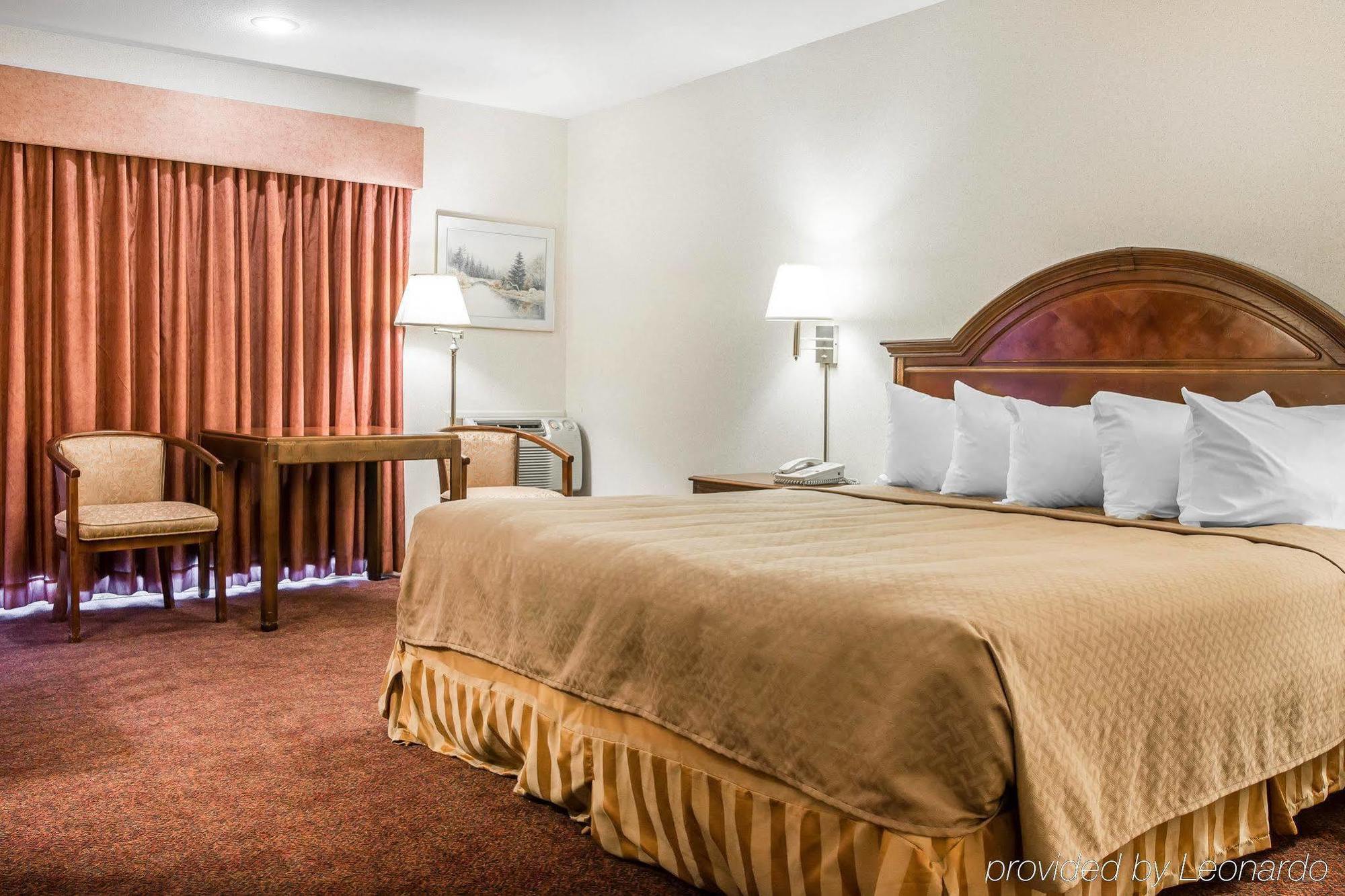Quality Inn & Suites Mackinaw City Beachfront Luaran gambar