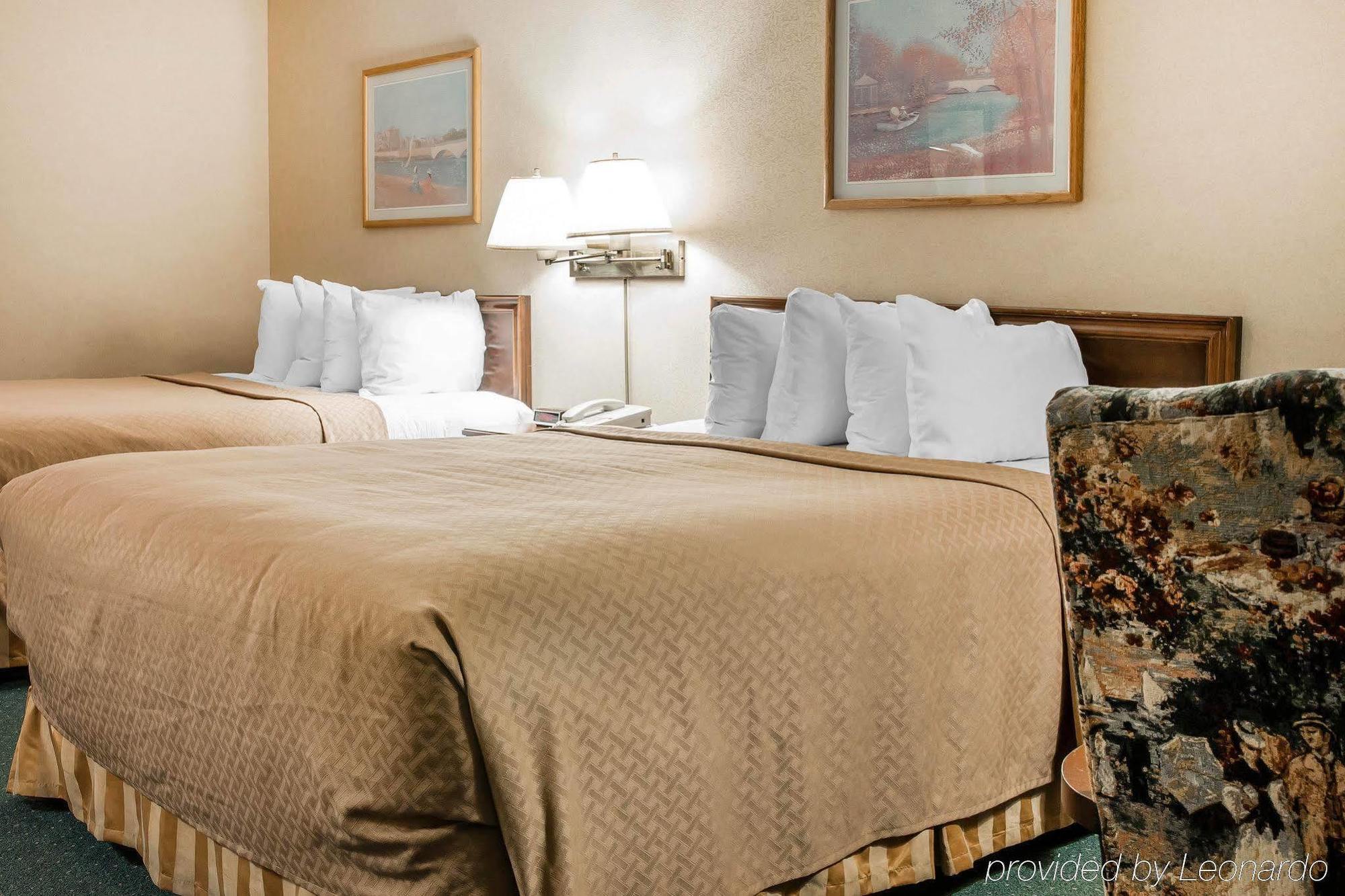 Quality Inn & Suites Mackinaw City Beachfront Luaran gambar