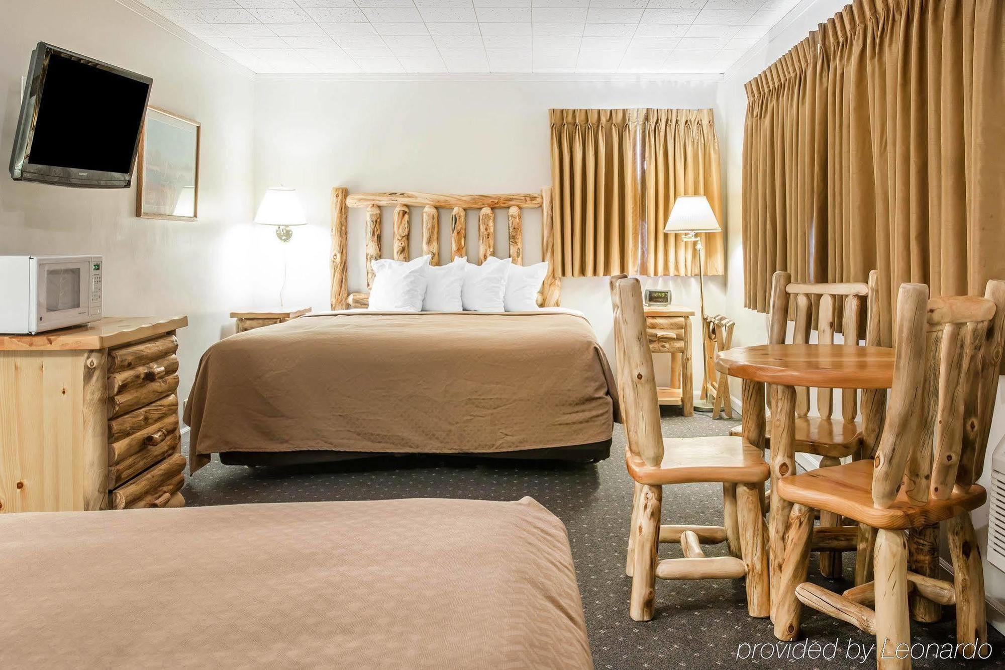 Quality Inn & Suites Mackinaw City Beachfront Luaran gambar