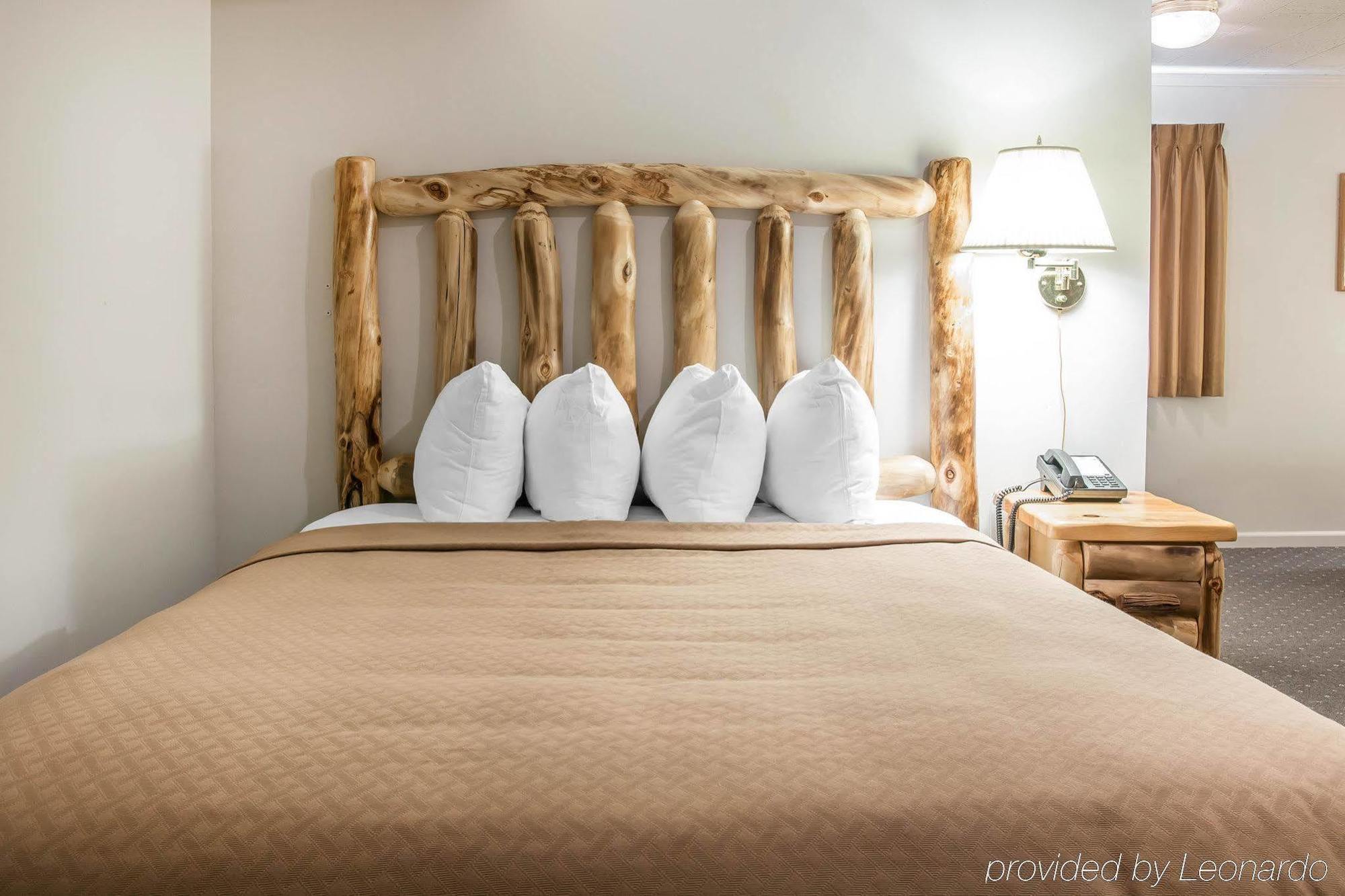 Quality Inn & Suites Mackinaw City Beachfront Luaran gambar